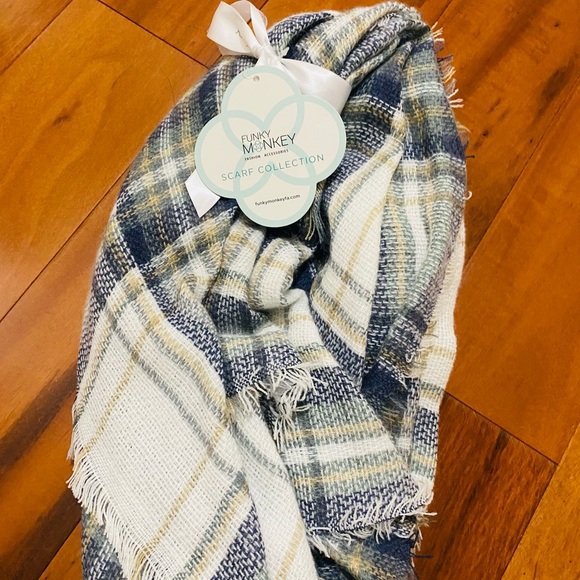 🧣 Funky Monkey Scarf New 🧣 - Picture 2 of 4